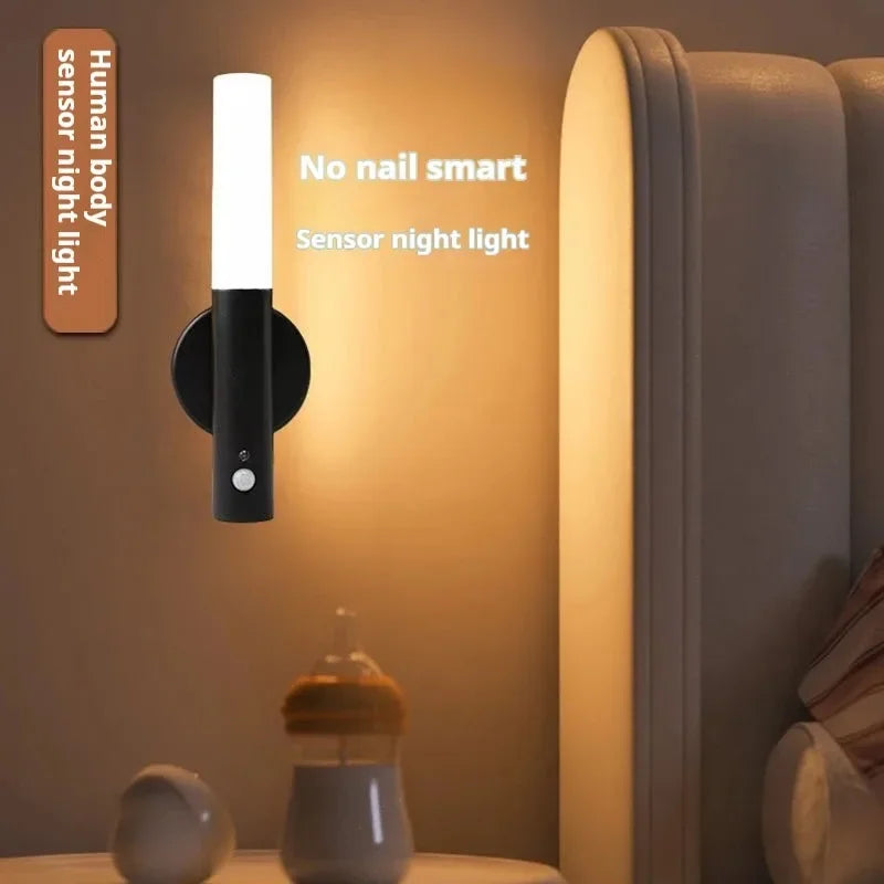Magnetic wall light